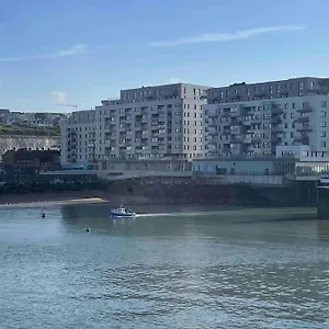 Apartment Comfortable Flat Close To The